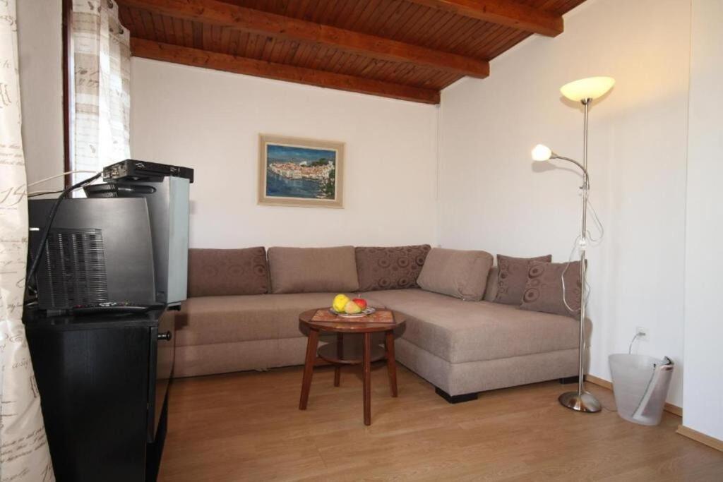 Apartment Iva Molunat Bagian luar foto