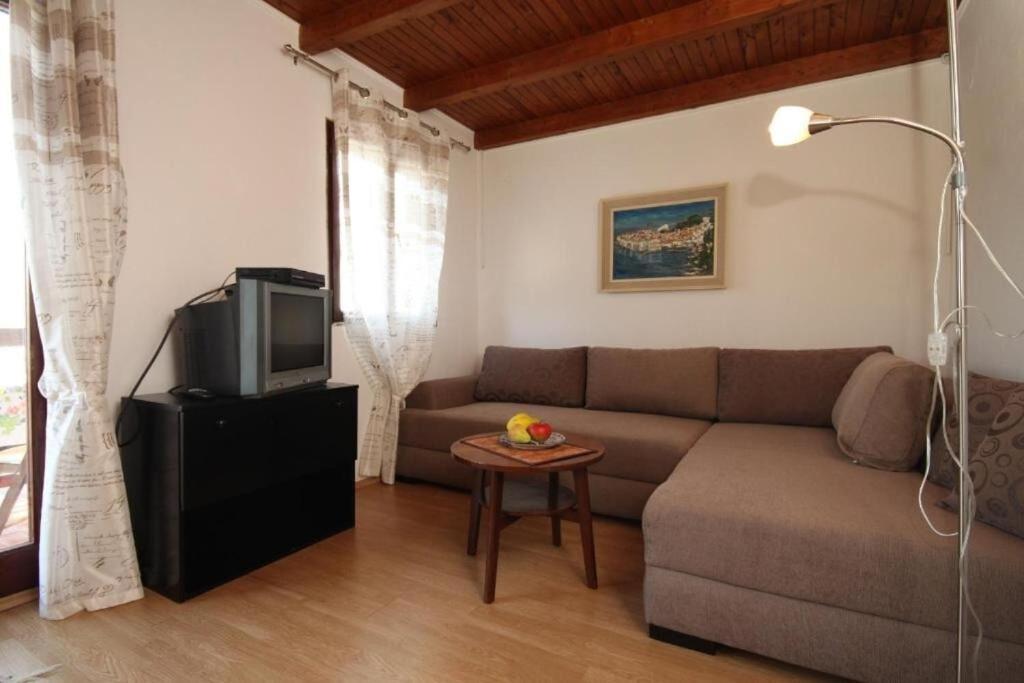 Apartment Iva Molunat Bagian luar foto